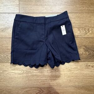 Talbots Women's Scallop Edge Dress Shorts, Navy, Sz 4 PETITE, New with tags